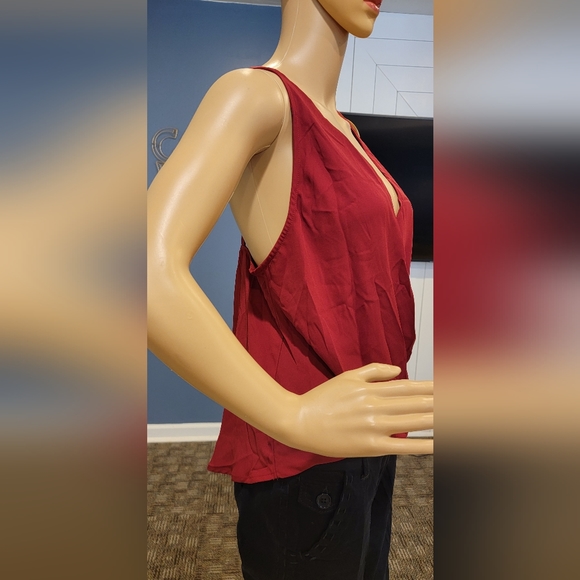 Red Top - Picture 3 of 5